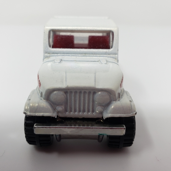 Matchbox Chrysler Jeep 2008 Scrambler CG8 Diecast - Picture 5 of 16